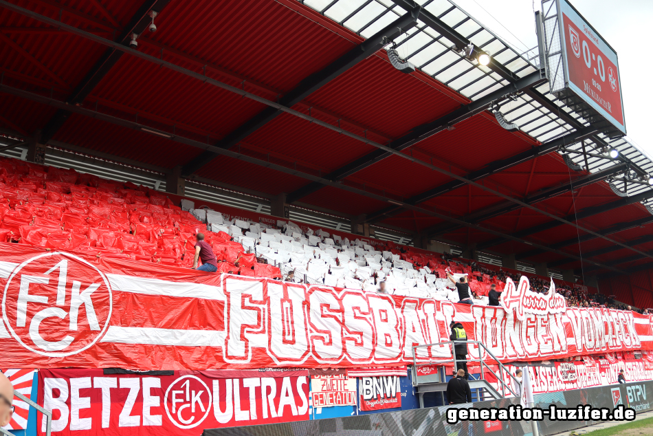 Regensburg - 1. FCK Foto 00