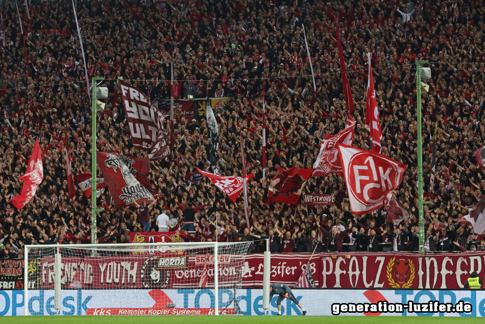 1. FCK - SC Paderborn Foto 10