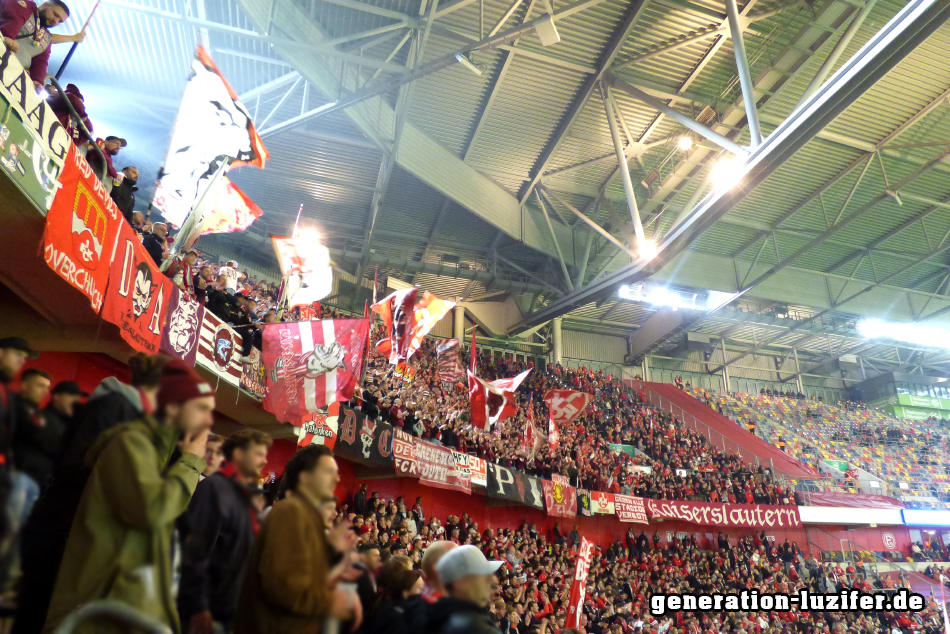 Fortuna Düsseldorf - 1. FCK Foto 02