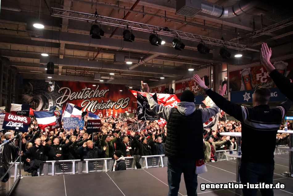 1. FCK - Holstein Kiel 44